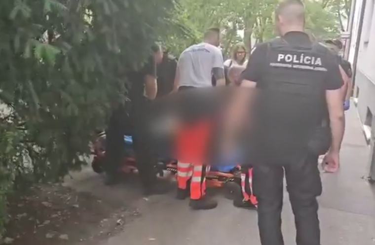 Po hádke si muž podrezal hrdlo a zomrel. Prípad je zatiaľ bez obvinení