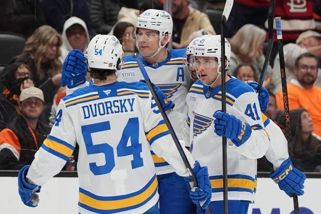 Dvorský bude mať nového lídra kabíny. St. Louis vymenovali 25. kapitána v histórii klubu