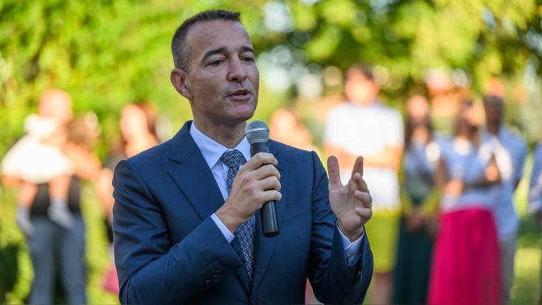 Rodičia musia doplácať za pracovné zošity, Drucker ostro reaguje na tvrdenie škôl: Je to zavádzanie!