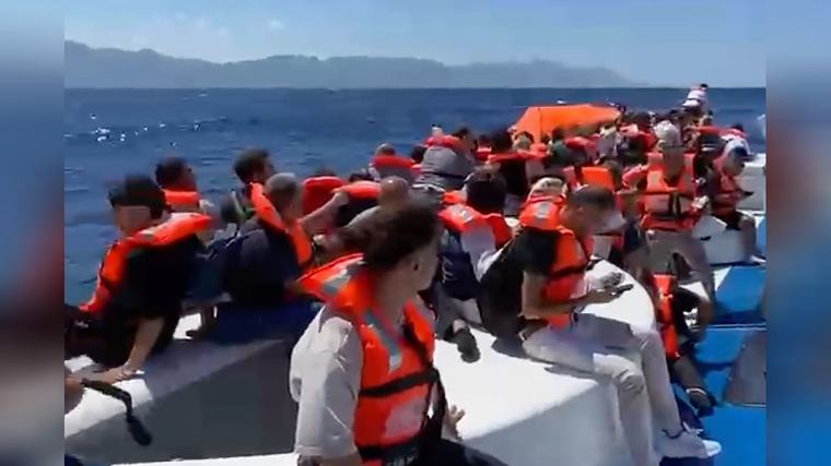 Prevrátený trajekt zmizol v hlbinách: Boli na palube aj Slováci? Ministerstvo reaguje