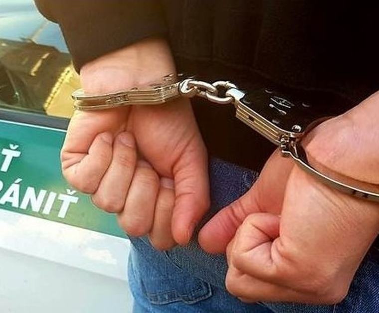 Čo sa deje? Polícia zasahovala v Bratislave! Zadržala troch mladíkov