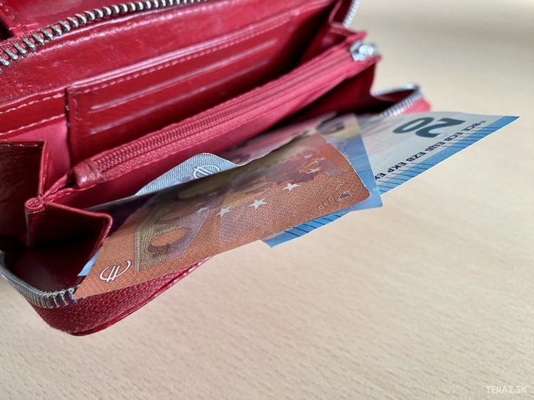 PRIESKUM: Vreckové dostáva väčšina školákov, najčastejšie kupujú jedlo