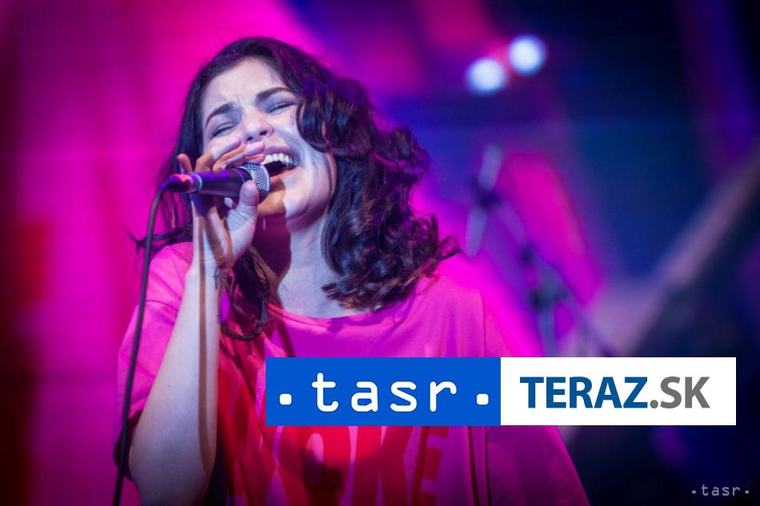 Celeste Buckingham vydáva Watch Me Win, oficiálnu hymnu ME žien