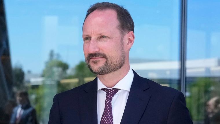 Nórsko má nového kráľa: Po smrti Haralda V. († 89) zasadol na trón jeho syn! Prijal nové meno
