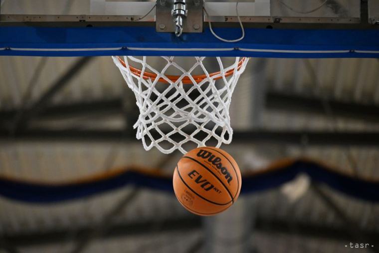 V úvodných zápasoch zvíťazili basketbalistky Austrálie aj Japonska