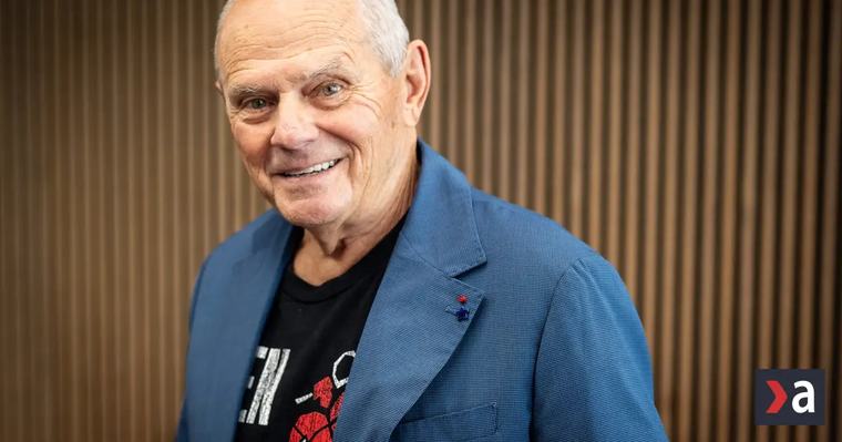 Súčasná moc je banda tupcov a pomsta neúspešných. Od roku 1989 sme nezažili horšie obdobie, hovorí herec Kňažko