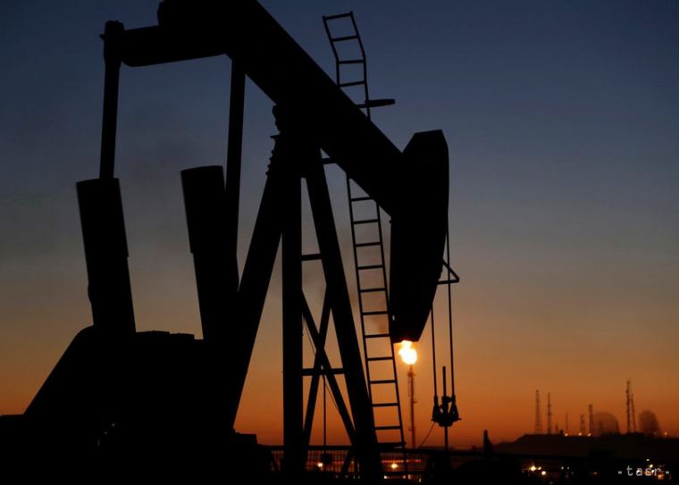 Krajiny OPEC+ sa dohodli na udržaní produkcie ropy na pôvodnej úrovni