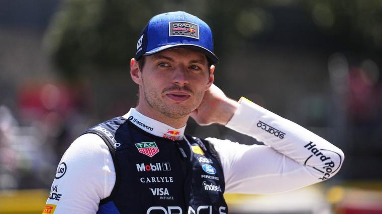 Šéf F1 komentuje budúcnosť Maxa Verstappena a návrat motorov V8