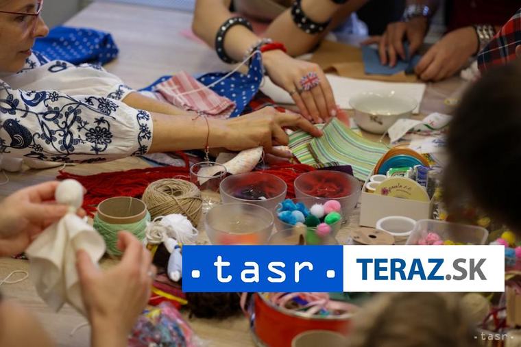 V združení Oberih pletú maskovacie siete a posielajú pomoc na Ukrajinu