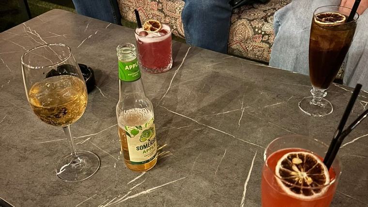 FOTO Slováci si v Srbsku objednali drinky v luxusnej štvrti: TOTO ich čakalo pri platení!