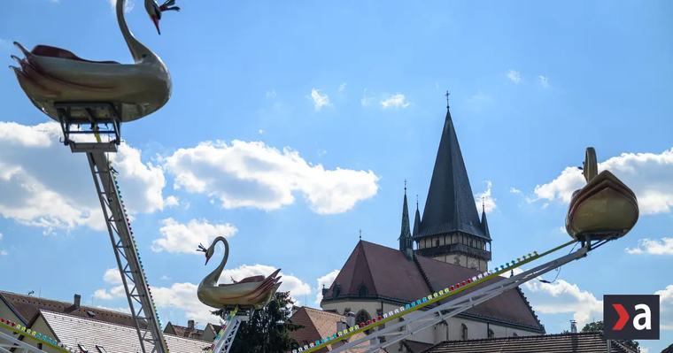 Bardejov žije jarmokom. Stovky stánkov, lunaparky aj história na jednom mieste