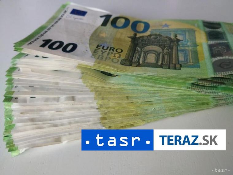 Analytik: Aj z nástupného platu sa dá budovať rezerva a investovať
