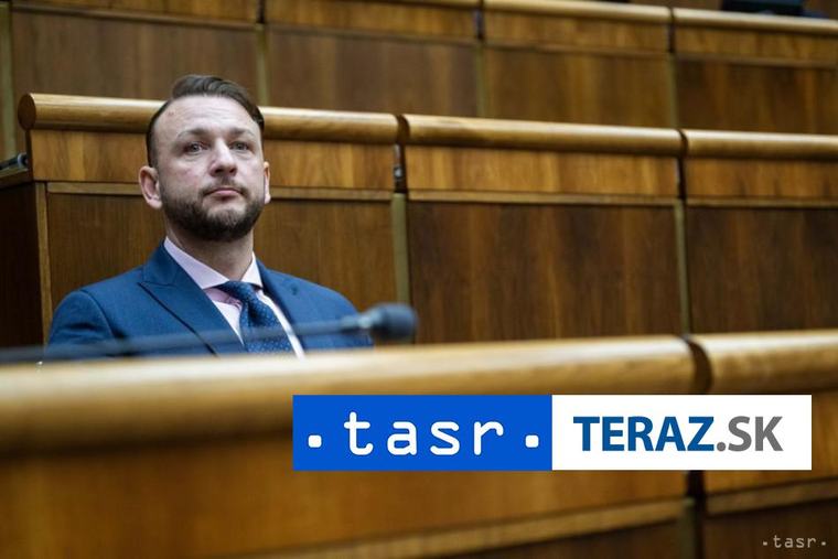 Poslanci Hlasu-SD navrhujú oslobodenie rodičov 4 a viac detí od daní
