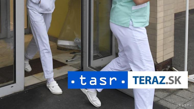 Vo Zvolene spúšťajú chirurgickú liečbu s robotickým operačným systémom