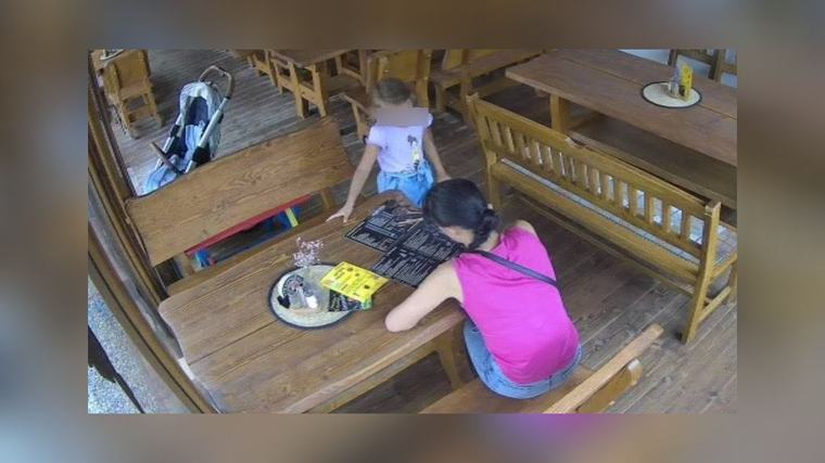 FOTO Obrovská HANBA v Martine: Matka mala v pivárni zneužiť svoje deti na nekalý čin!