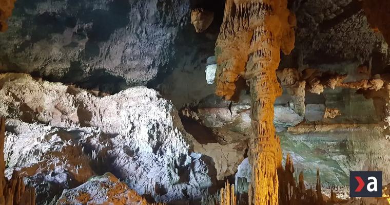 Osem najúžasnejších jaskýň a grott vo Švajčiarsku
