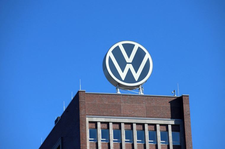 Volkswagen chystá veľké škrty. Zrušiť chce štvrtinu manažérskych pozícií