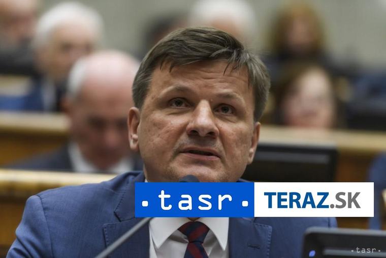 A. Hlina: Podpis memoranda medzi MPRV a MV bola trápna komédia