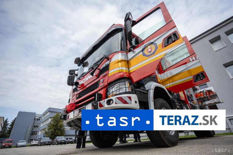 Požiar chladiaceho zariadenia v Petrovanoch: Evakuovali asi 20 ľudí