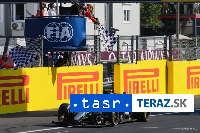 Antonelli vyhral na domácej trati v Monze po štarte z 19. priečky