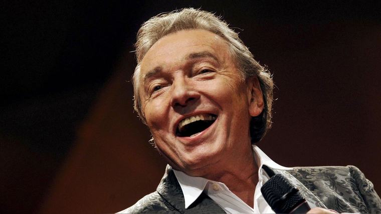 Dráma po koncerte na východe Slovenska: Karel Gott († 80) takmer zmeškal let! Zachránil ho podfuk