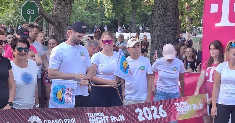 V Bratislave odhalili inštaláciu z recyklovaných mobilov, Telekom Night Run spojil beh, charitu aj umenie
