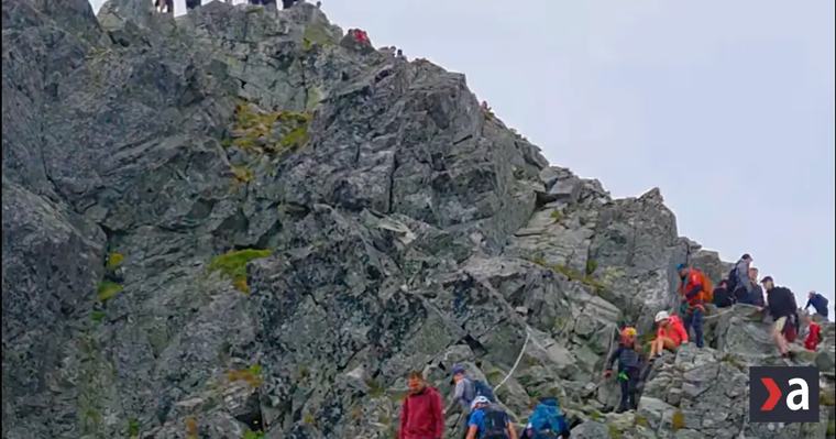 Pod Rysmi v Poľsku zasahovali horskí záchranári, zranenému pomohol dron