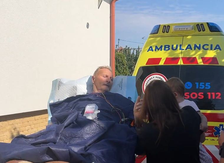 „Zober ma ešte raz domov. Chcem vidieť svoju záhradu.“ Marcel plní pacientom posledné želania