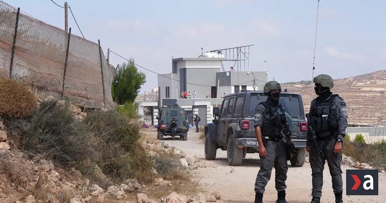 Izraelskí osadníci zaútočili na palestínsku dedinu Kusra. Miestnych už takmer tri týždne držia v blokáde