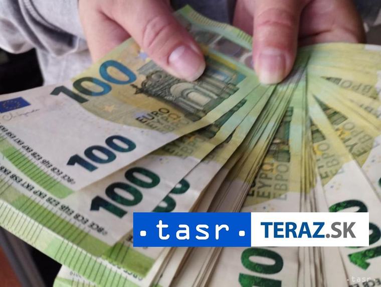 Daňové príjmy v auguste vzrástli o desatinu, za rozpočtom zaostali