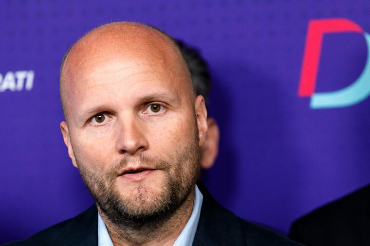 Jaroslav Naď mal čeliť na pumpe nečakanému útoku: Agresívny muž si chcel o exministra zahasiť cigaretu!