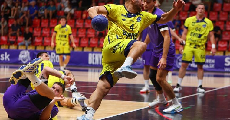 Úvodný duel extraligy zlákal aj reprezentačného trénera. Hlohovec vicemajstra zaskočil