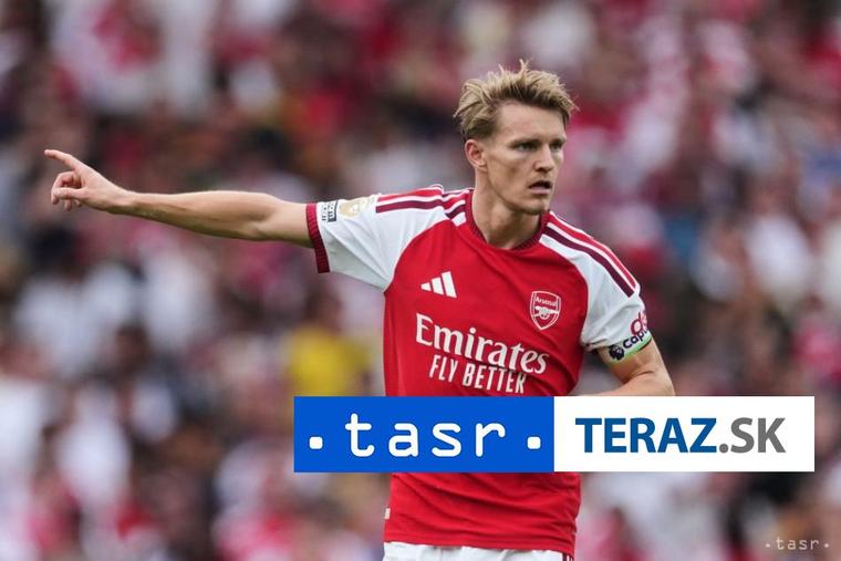 Arsenal uspel v derby a obhajobu odštartoval troma víťazstvami